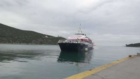 Ferry-Boat-In-Ermioni-Hydra-Route-In-Peloponnese-Mainland,-Greece