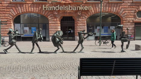 Shot-Of-Malmo-Musical-Heritage-Street-Art-Sculpture-Optimist-Orchestra---Malmo,-Sweden