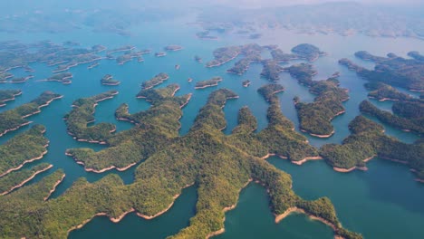 Schöne-Luftaufnahme-Des-Dung-Archipels-In-Vietnam,-Asien