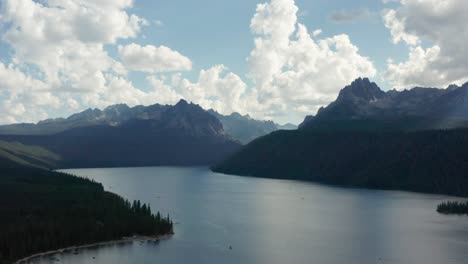 Drone-footage-of-Redfish-lake-and-sawtooth-mountains-in-Idaho