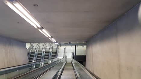 La-Estación-De-Metro-De-La-Plaza-Rákóczi-En-Budapest,-Hungría