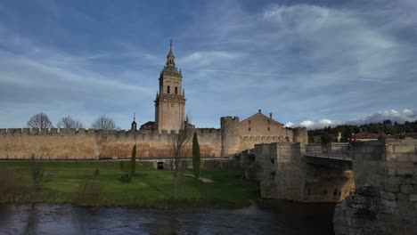 Burg-Von-Osma,-Soria,-Spanien