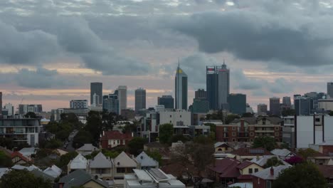 Timelapse-of-Perth's-skyline-with-thick-clouds-during-sunset-with-dynamic-color-changes