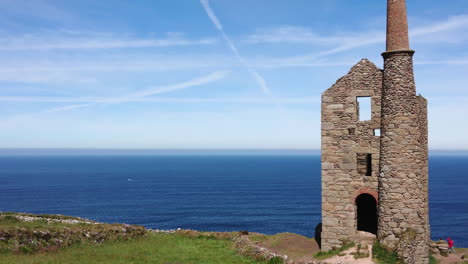 Tourists-at-Poldark-famous-tin-and-copper-mine-location-known-as-wheal-leisure