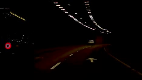 Eine-4K-Bewegungsaufnahme-Einer-Fahrt-In-Den-Dublin-Port-Tunnel