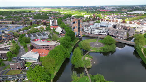 Video-Aéreo-De-La-Zona-Residencial-De-Amersfoort-Nieuwland,-Países-Bajos.