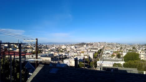 Zeitraffer---Blick-Auf-Die-Stadt-Aus-Dem-Fenster