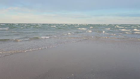 El-Punto-Donde-Se-Unen-El-Mar-Del-Norte-Y-El-Mar-Báltico-En-Skagen,-Dinamarca