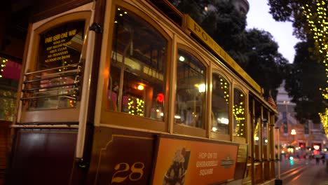 San-Francisco-Cable-Car-Auf-Der-Straße