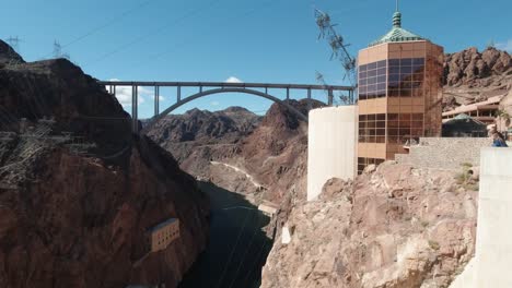 Mike-O'Callaghan-Pat-Tillman-Memorial-Bridge-at-the-Hoover-Dam-in-Nevada,-USA