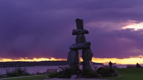 Inukshuk-Es-Un-Símbolo-Para-El-Pueblo-Inuit-En-El-Norte-De-Canadá