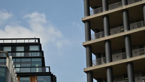 Walking-on-top-of-the-Google-HQ,-London,-United-Kingdom