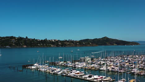 Aerial-view-of-boats-at-the-marina-in-Sausalito,-sunny-day-in-California,-USA