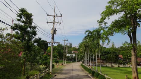 Häuser-Und-Straßen-In-Einem-Dorf,-Muak-Klek,-Thailand