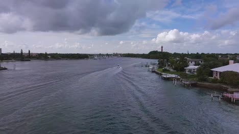 Boating-on-the-Loxahatchee-River-Towards-the-Jupiter-Lighthouse