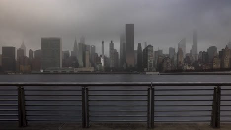 Reinas-Invierno-Lapso-De-Tiempo-Nublado-Manhattan-Nueva-York