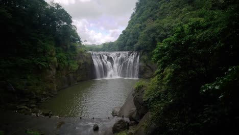Shifen-Wasserfall,-Schöne-Landschaft