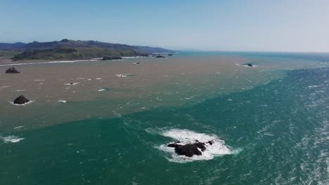 Drohnen-Luftaufnahme-Des-Pazifischen-Ozeans-Im-Pazifischen-Nordwesten