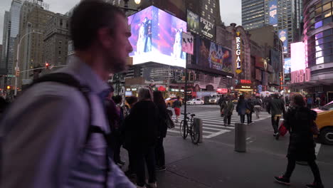 Times-Square-Crosswalk,-New-York-City