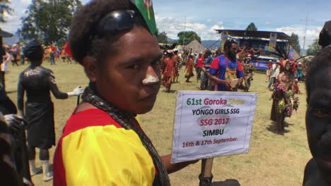 Yongo-Simbu-Girls,-Gesangsgruppe-Aus-Papua-Neuguinea