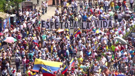 Protest-Zugunsten-Des-Präsidenten-Von-Venezuela,-Juan-Guaidó,-In-Der-Avenida-Francisco-De-Miranda,-Chacao,-Caracas