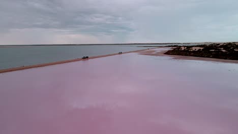 Point-Sinclair-Pink-Lake-Y-El-Lago-Macdonnell-En-La-Península-De-Eyre-En-Penong,-Australia-Del-Sur