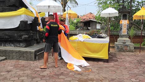 Hindu-people-during-preparation-for-a-ceremony-at-the-temple,-Pekalongan-Indonesia,-May-12-2024