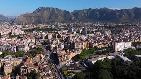 Hermoso-Drone-Disparado-Sobre-Palermo,-Ciudad-De-Sicilia