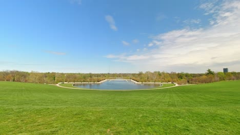 Art-Hill-Overlooking-Emerson-Grand-Basin-Fountains-and-Forest-Park-in-St-Louis,-Missouri,-USA