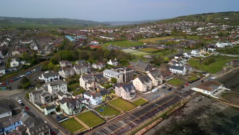 Toma-Aérea-De-Whitehead,-Un-Pueblo-Costero-En-Co