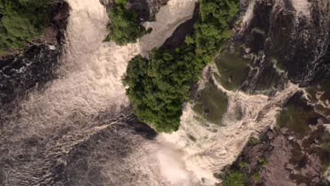 Birds-eye-view-of-the-Canaima´s-lake,-in-Bolivar,-Venezuela,-flying-over-the-waterfalls