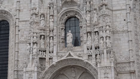 Lisbon,-Belem,-Jeronimos-Monastery's-main-doors-footage-in-details