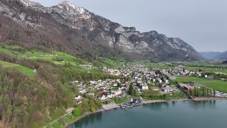 The-tourist-destination-of-Walenstadt-offers-a-beautiful-mountain-landscape-in-a-valley-with-a-lake