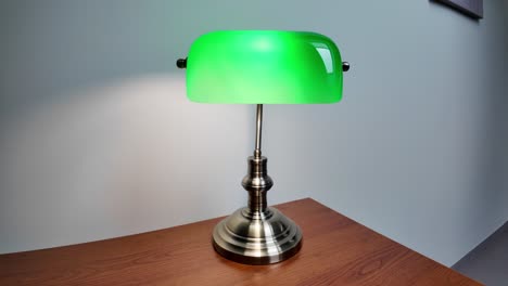 Elegant-Extravagance:-The-Green-Reading-Lamp's-Contribution-to-Luxury-Decoration