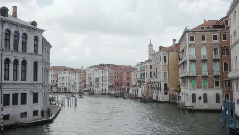 Vintage-Hotels-And-Old-Residential-Buildings-On-Grand-Canal-In-The-Venice,-Italy