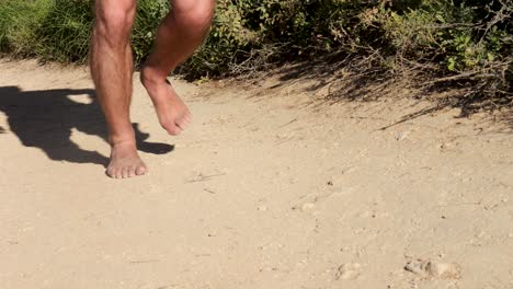 Barfuß-Im-Sand-Laufen