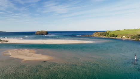 Río-Minnamurra-Y-La-Isla-Stack,-Nueva-Gales-Del-Sur,-Australia