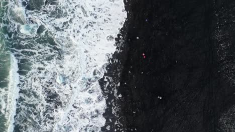 Toma-De-Drones-De-Diamond-Beach-En-Islandia-Durante-El-Invierno-Por-La-Mañana