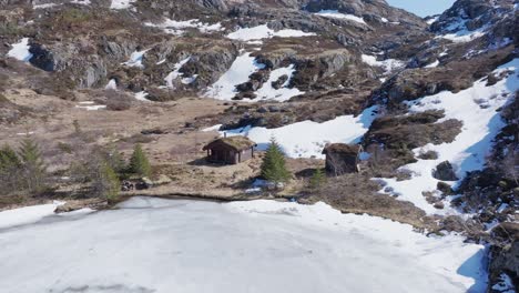 Pálvatnet-See-Und-Umgebung-In-Norwegen-–-Luftaufnahme-Einer-Drohne