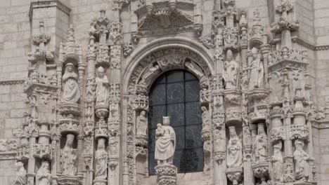 Lisbon,-Belem,-Jeronimos-Monastery's-main-door-entrances-close-up-footage