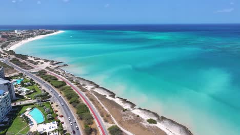 Palm-Beach-En-Oranjestad-En-El-Caribe,-Holanda,-Aruba