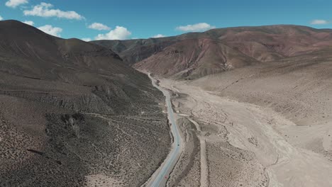 Luftaufnahme-Der-Trockenen-Berglandschaft-Der-Provinz-Salta,-Argentinien