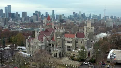 Casa-Loma-Historical-Gothic-Revival-Castle-in-Midtown-Toronto-from-an-Aerial-Drone-View,-Canada