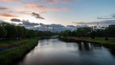 Zeitraffer,-Melbourne-Australien-Stadtbild-Skyline-Blick-Vom-Botanischen-Garten-über-Den-See