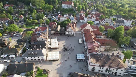 Luftpanorama-Der-Stadt-Kazimierz-Dolny
