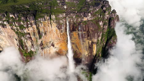 Well-known-Angel-Falls-With-Clouds-In-Canaima-National-Park,-Venezuela