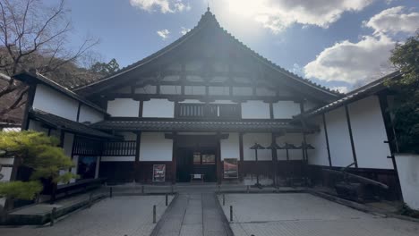 Entrance-of-the-Tenjuan-Buddhist-Temple,-Kyoto-Japan