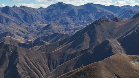 Beautiful-mountain-scenery-of-Southern-Alps-in-Lindis-Pass