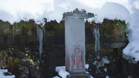 Yamabushi-Statue-Eines-Asketischen-Einsiedlers,-Der-Shugendo-Praktiziert,-In-Yamadera,-Japan