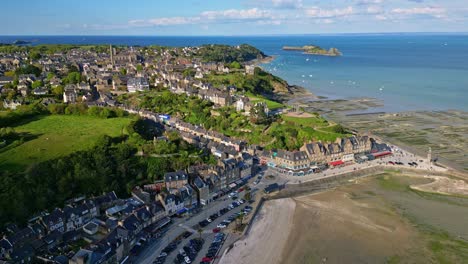 Strand-Plage-De-Cancale-Bei-Ebbe,-Bretagne-In-Frankreich